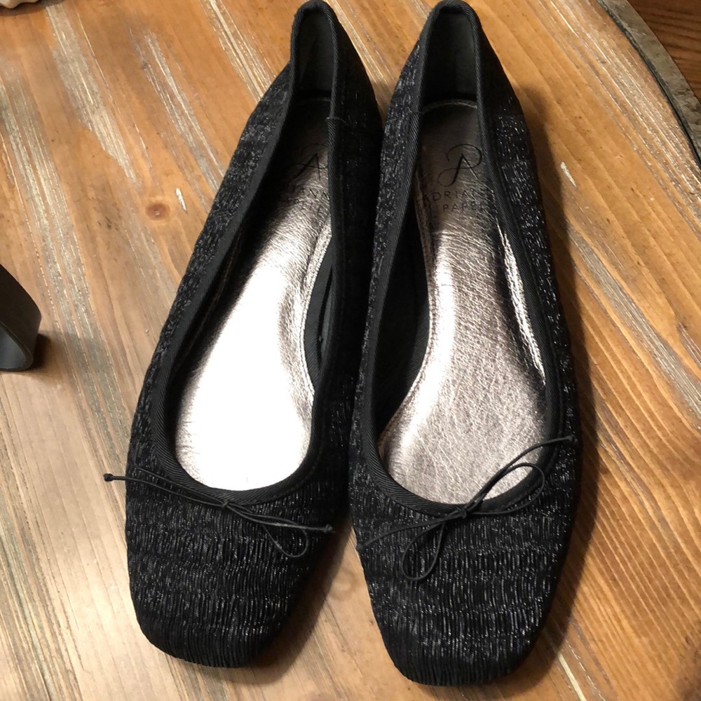 Adriana Papell Black Shiny Ballet Flats Size 7.5